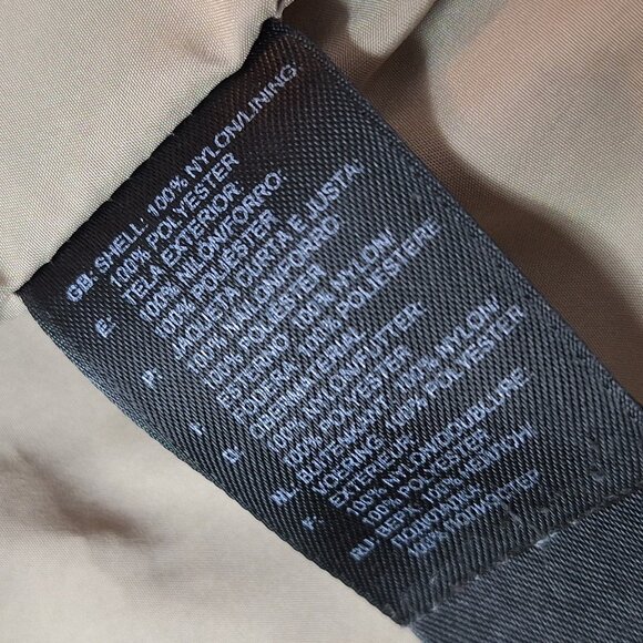 The North Face Rain Jacket - Picture 9 of 9